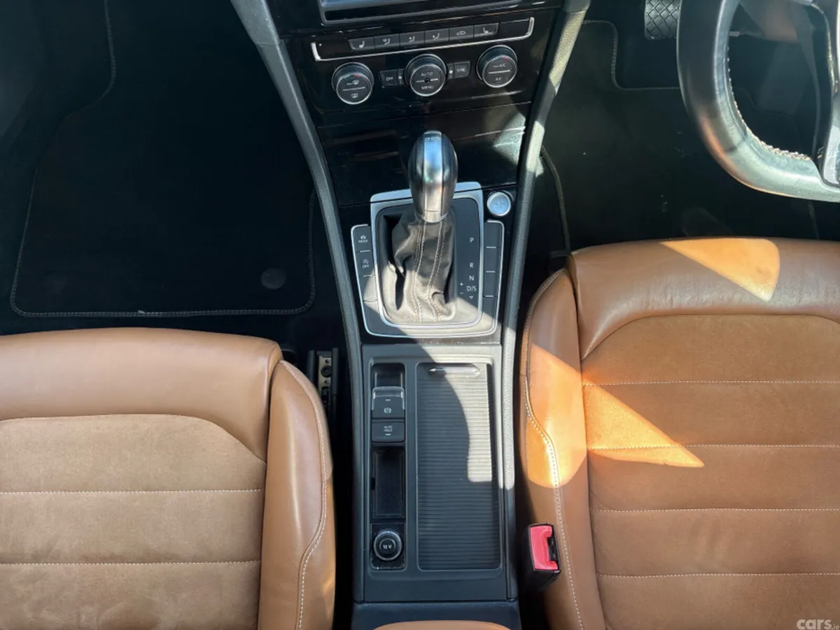 Volkswagen Golf Hatchback, Petrol, 2014, White