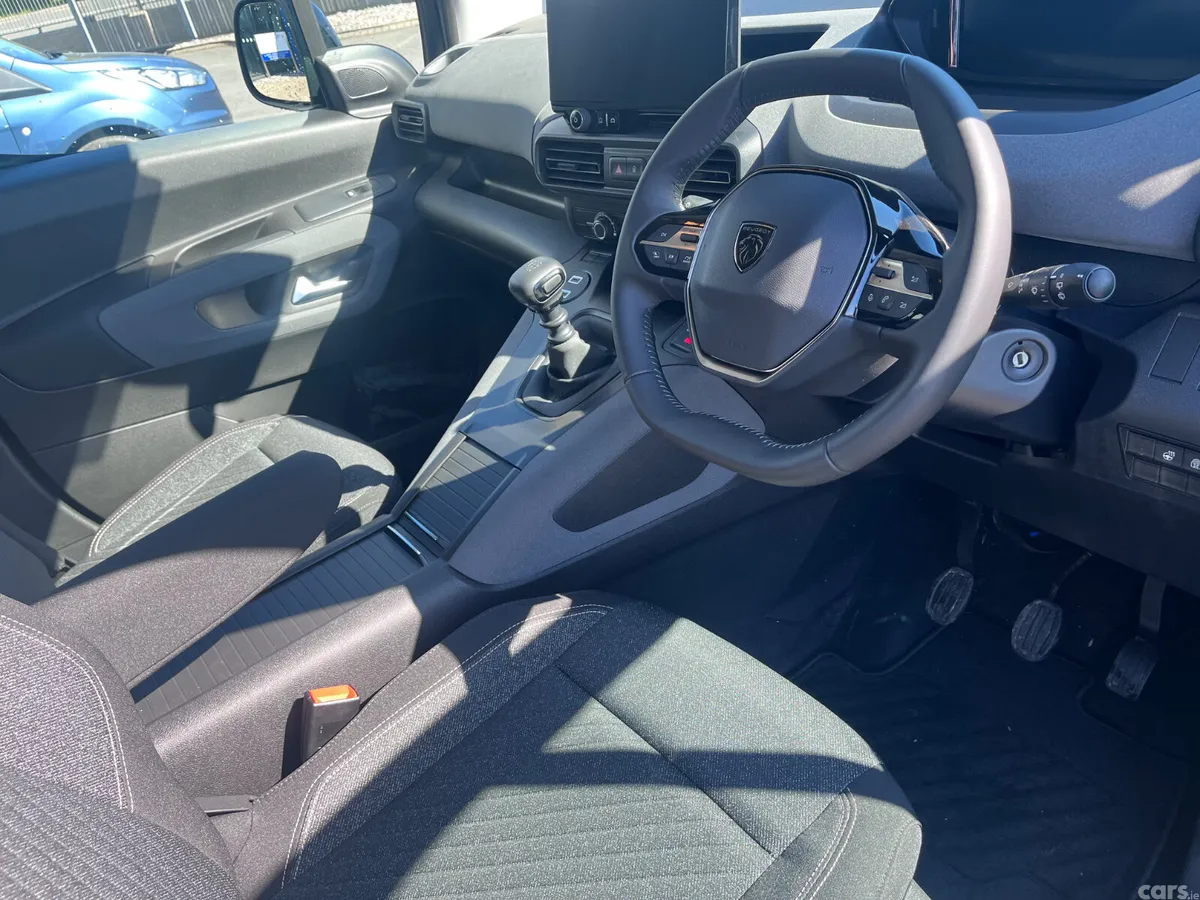 Peugeot Rifter MPV, Diesel, 2027, Black