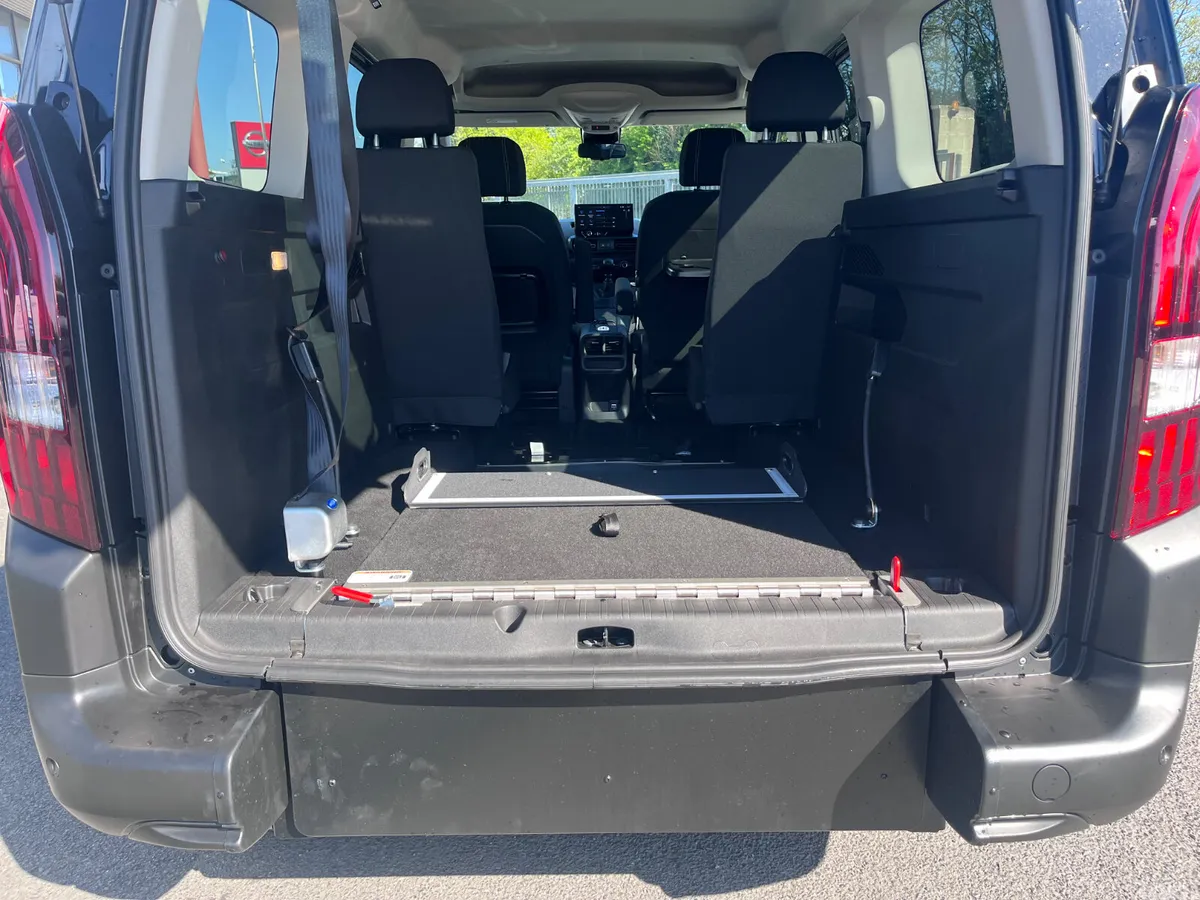 Peugeot Rifter MPV, Diesel, 2027, Black