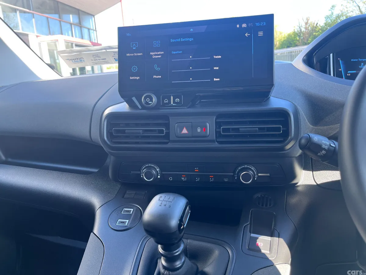Peugeot Rifter MPV, Diesel, 2027, Black