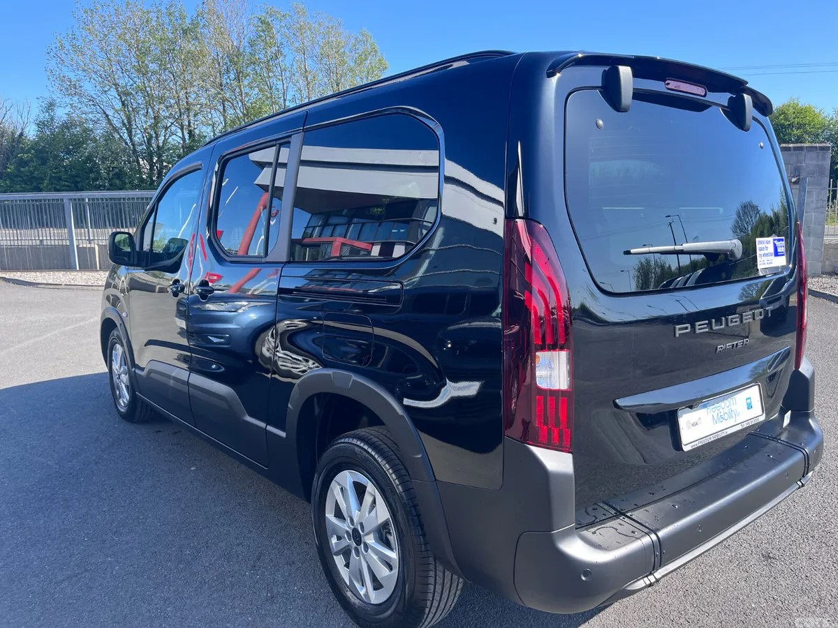 Peugeot Rifter MPV, Diesel, 2027, Black