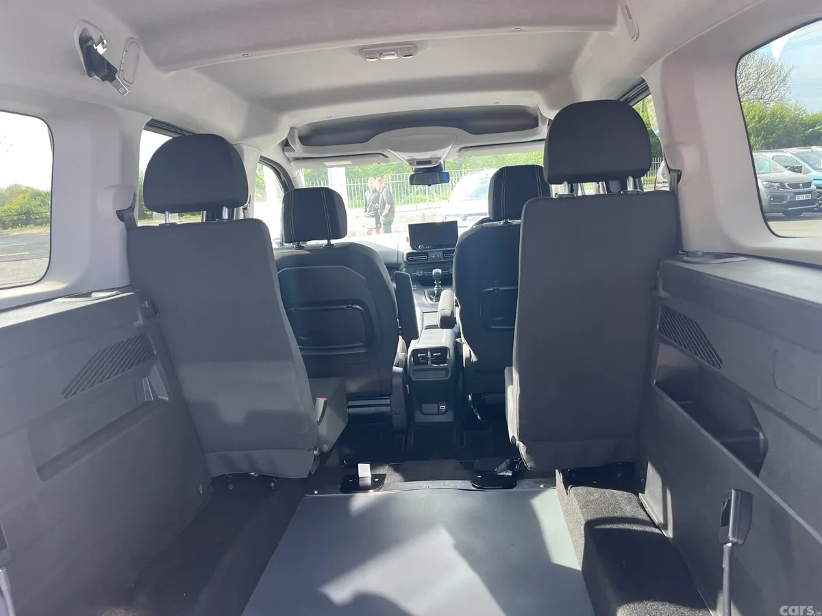 Peugeot Rifter MPV, Diesel, 2027, Black