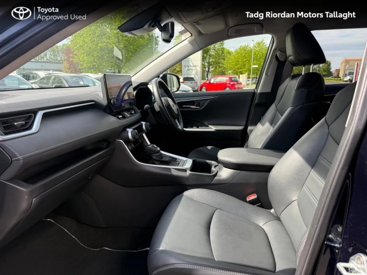 Toyota RAV4 SUV, Petrol Hybrid, 2023, Blue