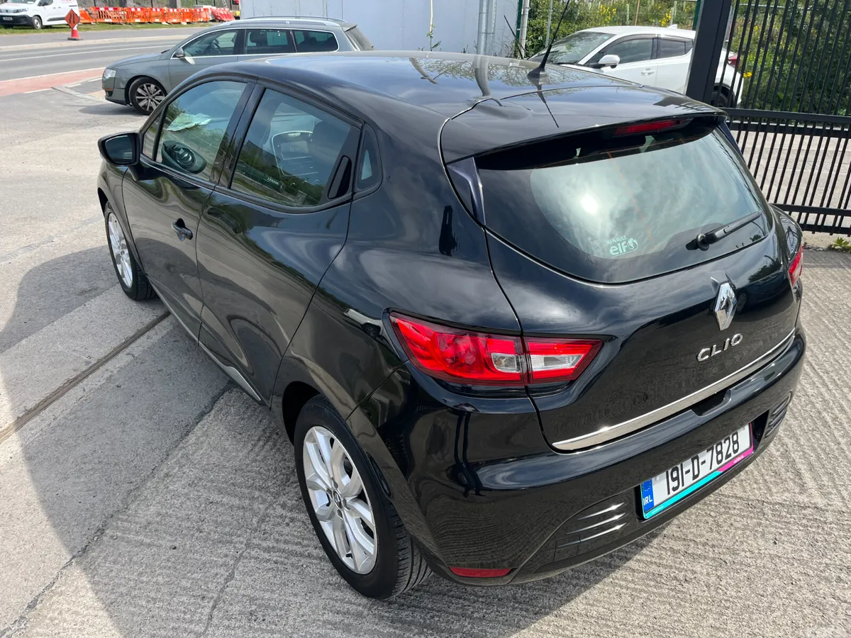 Renault Clio Hatchback, Petrol, 2019, Black
