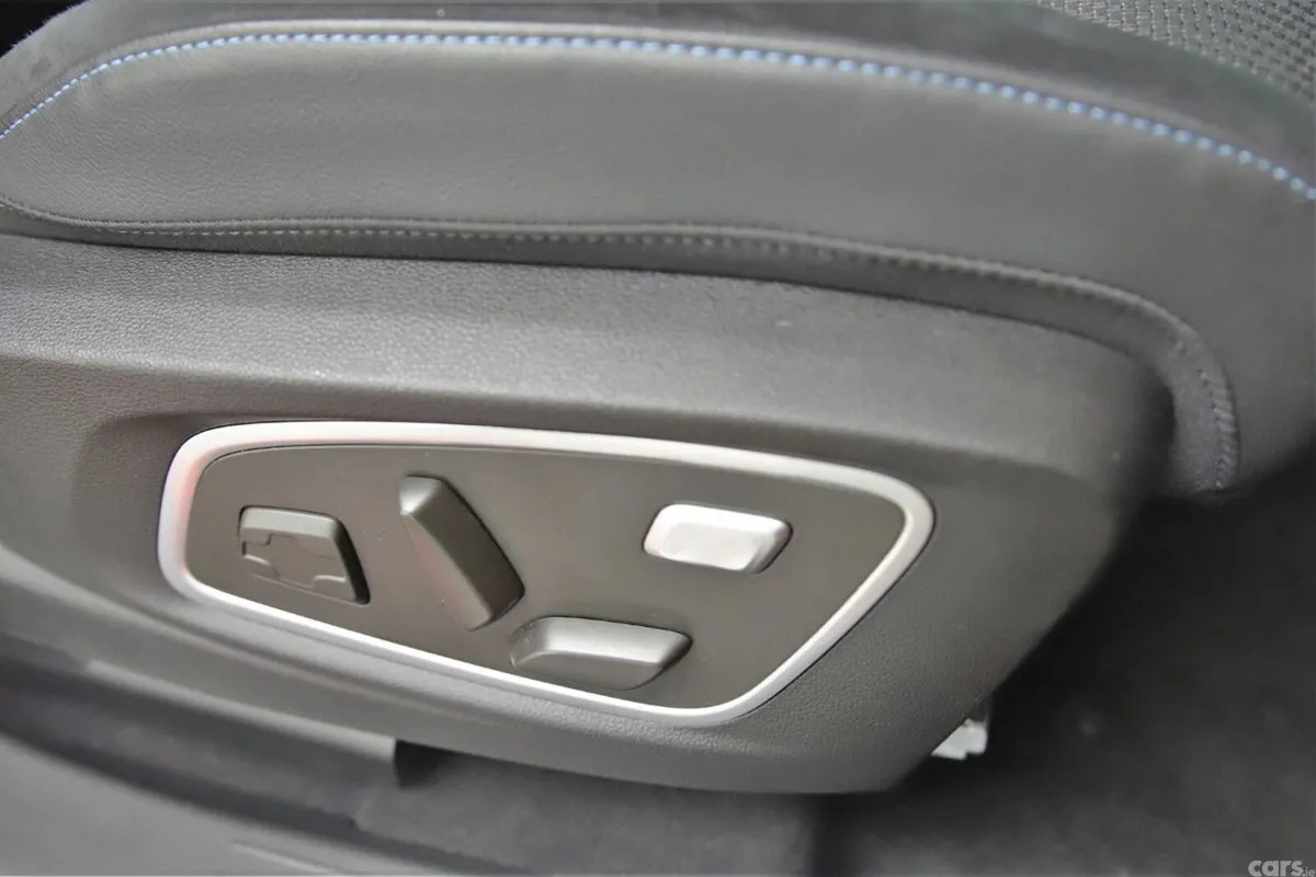 Renault Austral SUV, Petrol, 2025, Red
