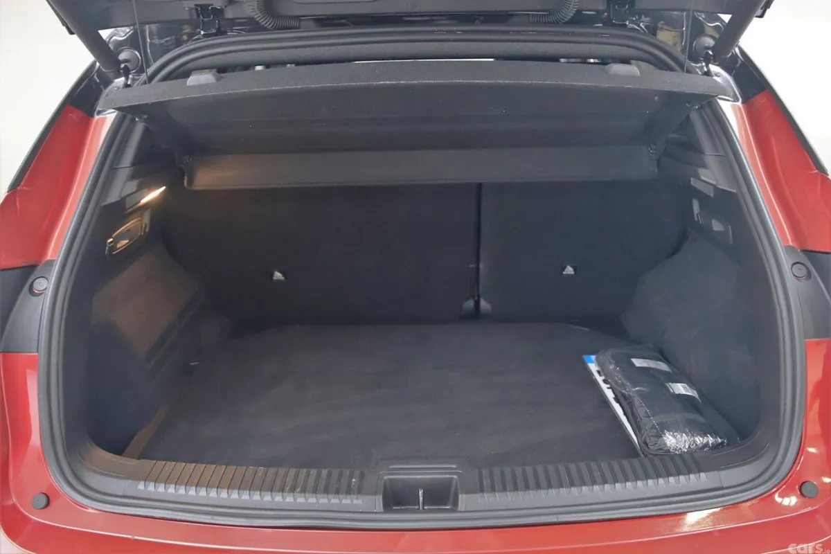 Renault Austral SUV, Petrol, 2025, Red
