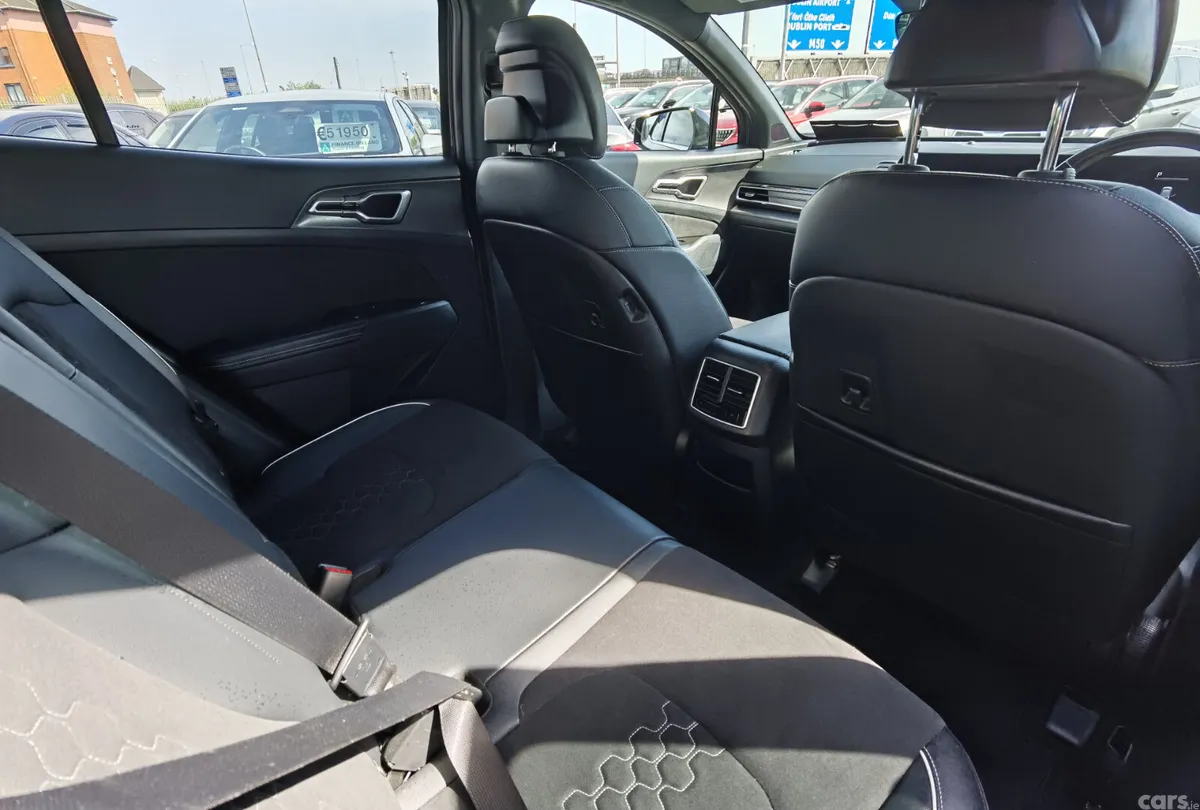Kia Sportage SUV, Petrol Plug-in Hybrid, 2023, Grey