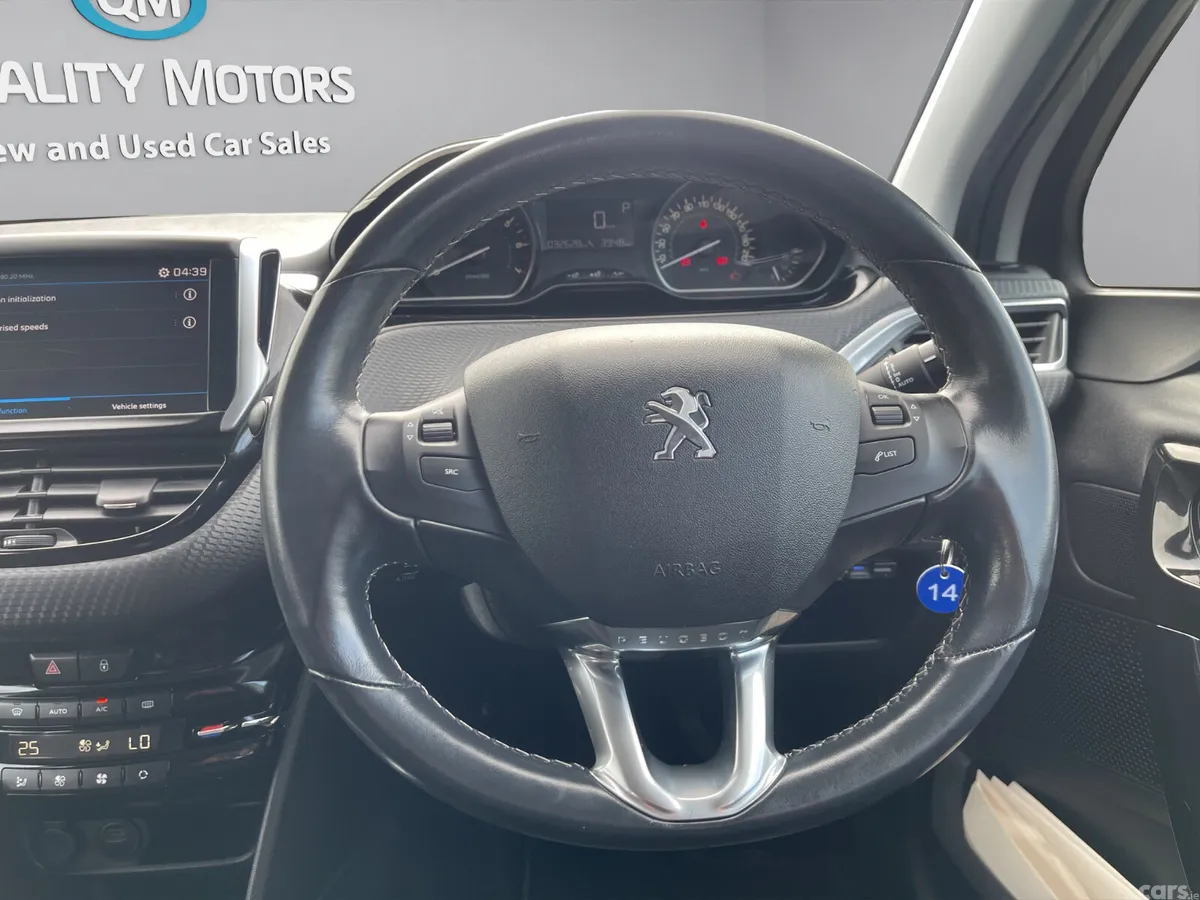 Peugeot 208 Hatchback, Petrol, 2018, White