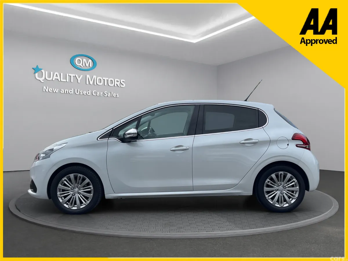Peugeot 208 Hatchback, Petrol, 2018, White