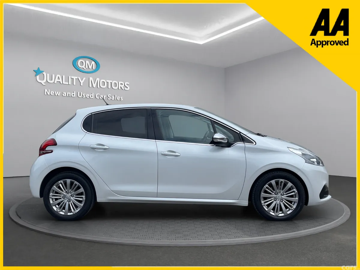 Peugeot 208 Hatchback, Petrol, 2018, White