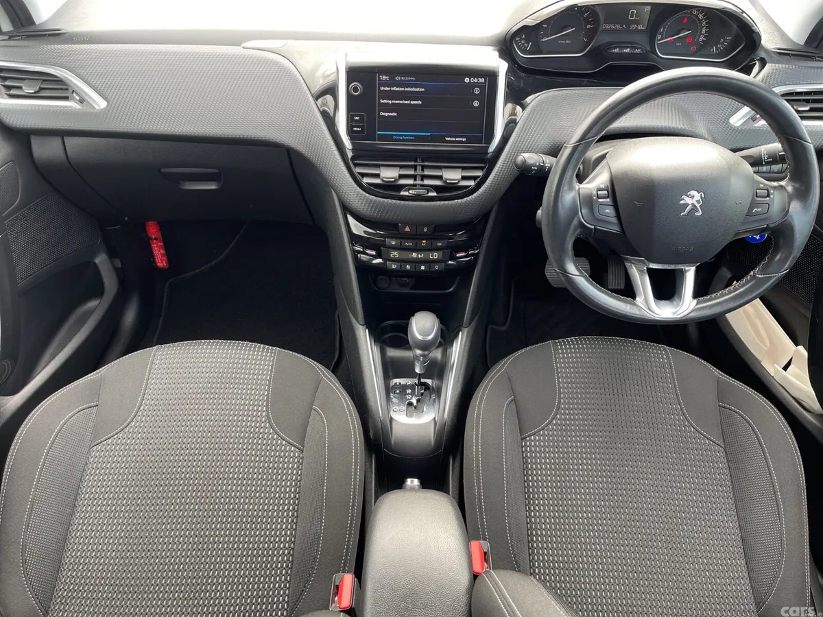 Peugeot 208 Hatchback, Petrol, 2018, White