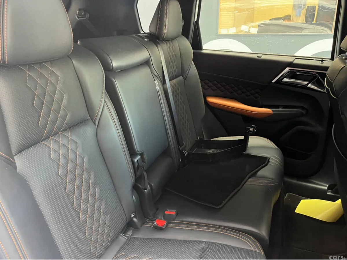 Mitsubishi Outlander SUV, Petrol Plug-in Hybrid, 2023, White