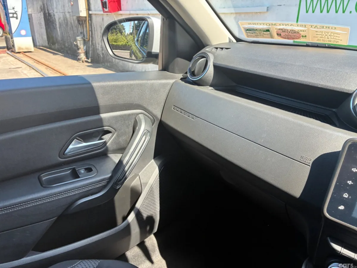 Dacia Duster MPV, Petrol, 2022, Black