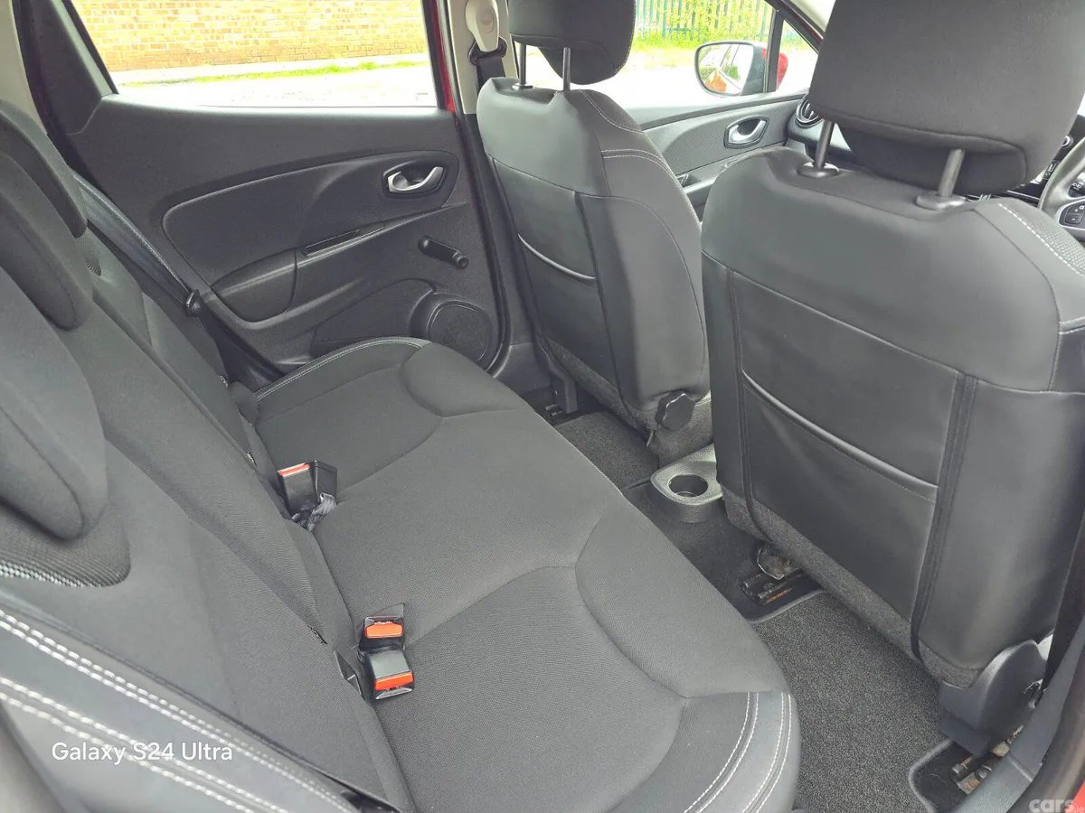 Renault Clio Hatchback, Petrol, 2019, Red