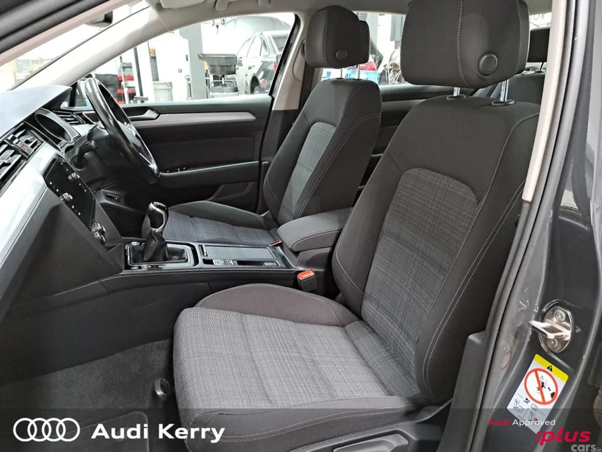 Volkswagen Passat Saloon, Diesel, 2021, Grey