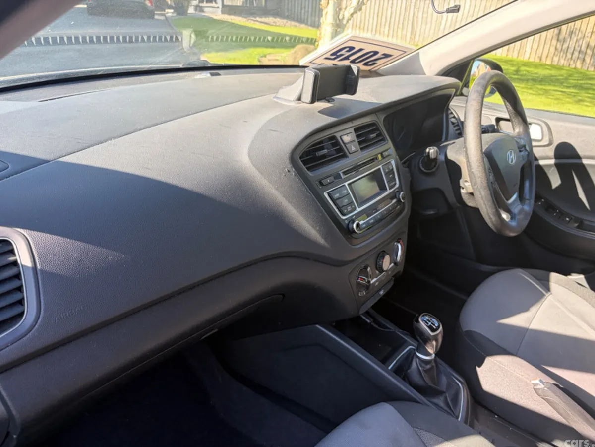 Hyundai i20 Hatchback, Petrol, 2016, Grey