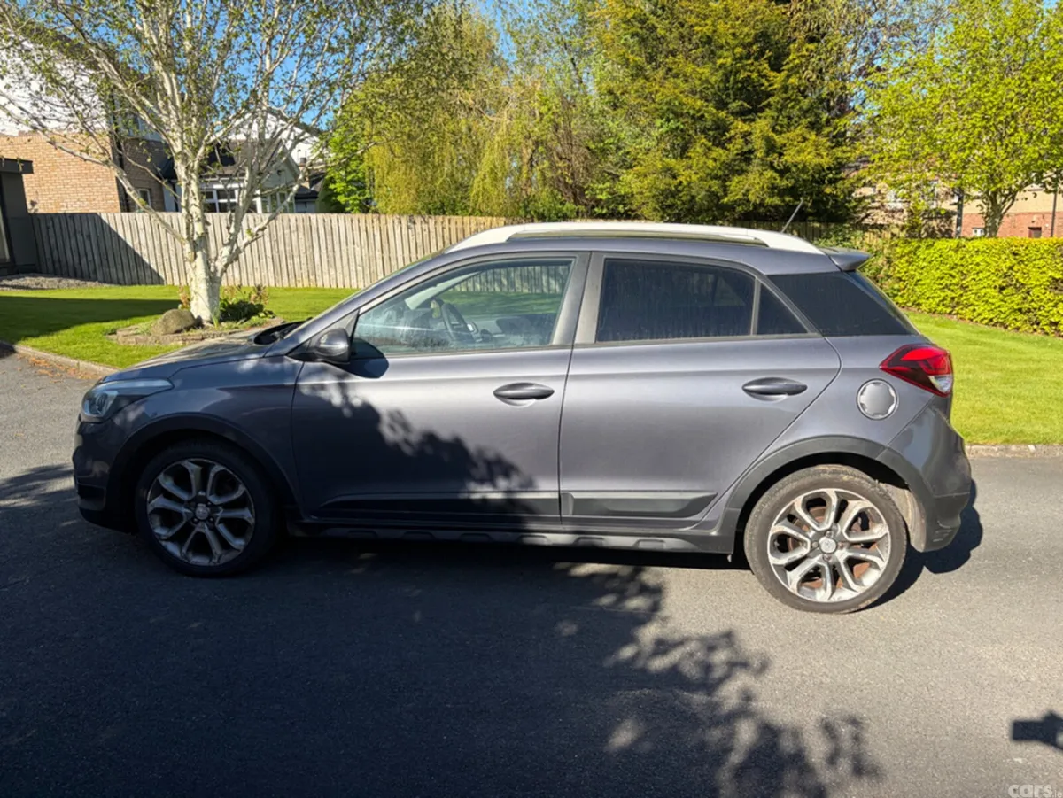 Hyundai i20 Hatchback, Petrol, 2016, Grey
