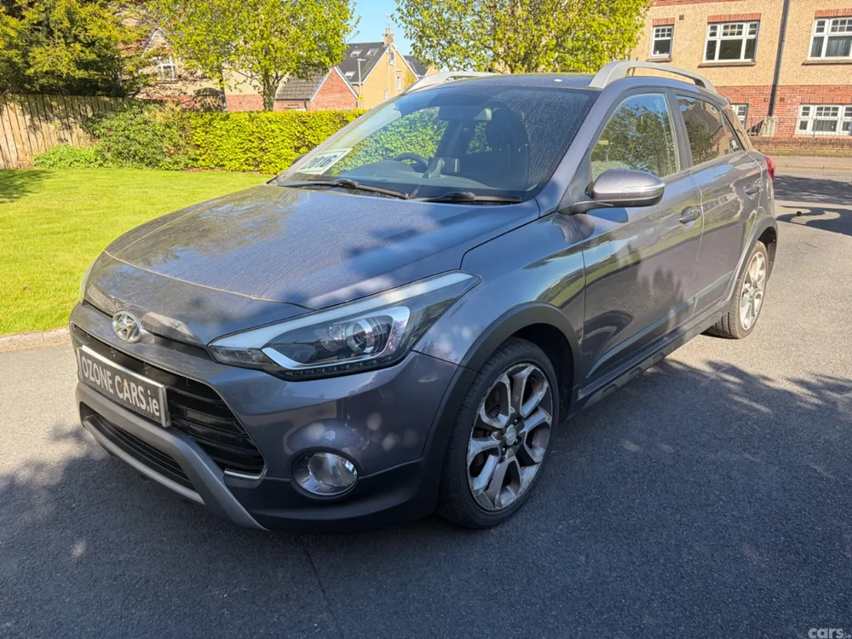 Hyundai i20 Hatchback, Petrol, 2016, Grey