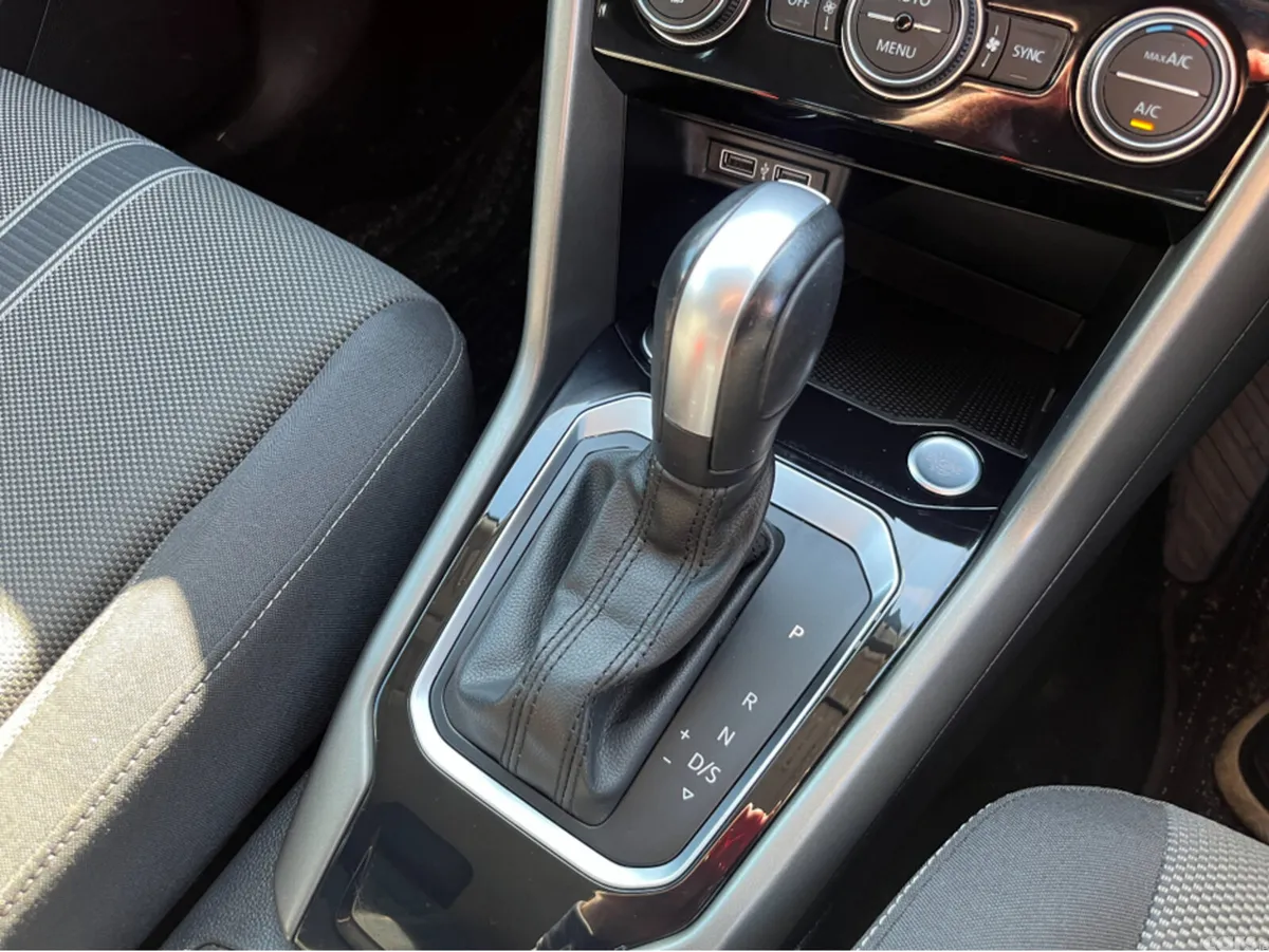 Volkswagen T-Roc SUV, Diesel, 2021, Orange