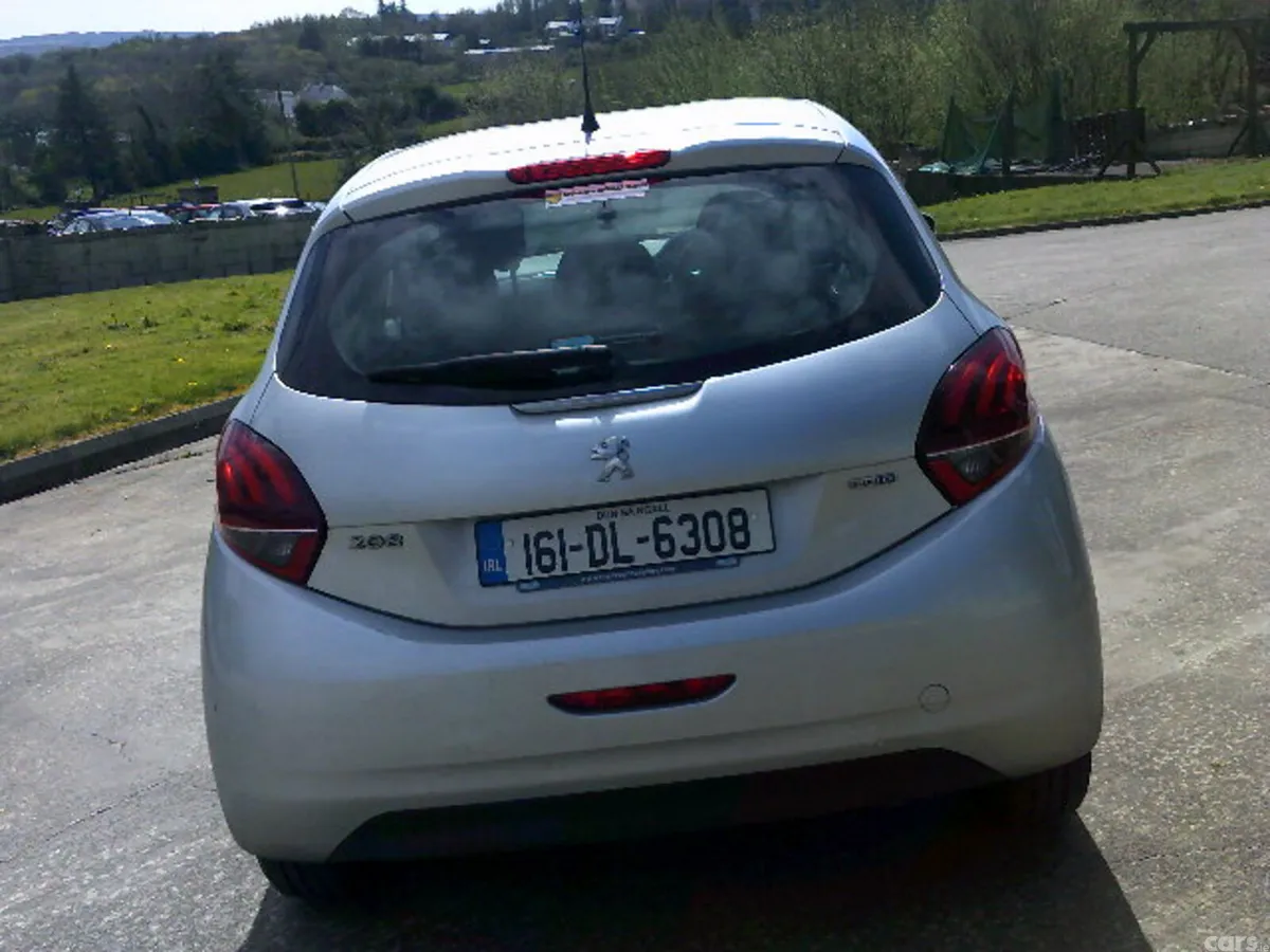 Peugeot 208 Hatchback, Diesel, 2016, Silver