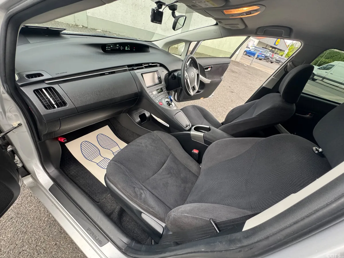 Toyota Prius Hatchback, Petrol Hybrid, 2014, Silver