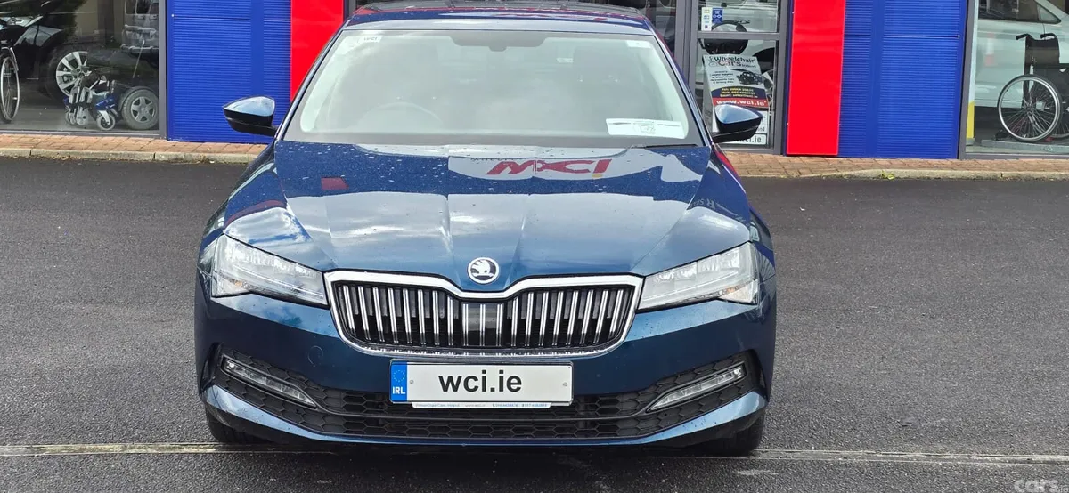 Skoda Superb Saloon, Diesel, 2022, Blue