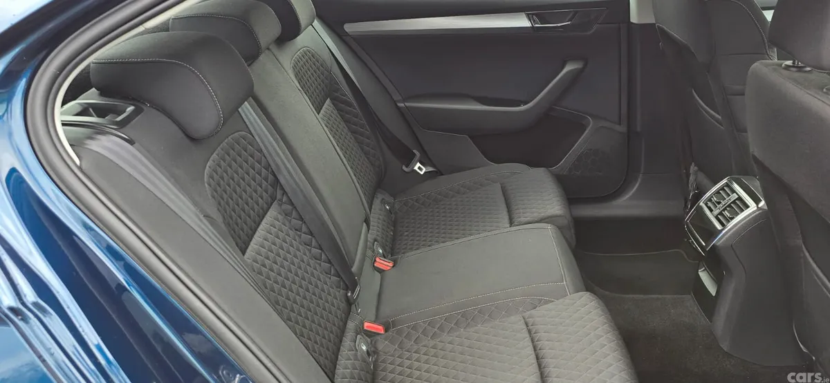 Skoda Superb Saloon, Diesel, 2022, Blue