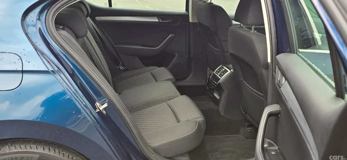 Skoda Superb Saloon, Diesel, 2022, Blue