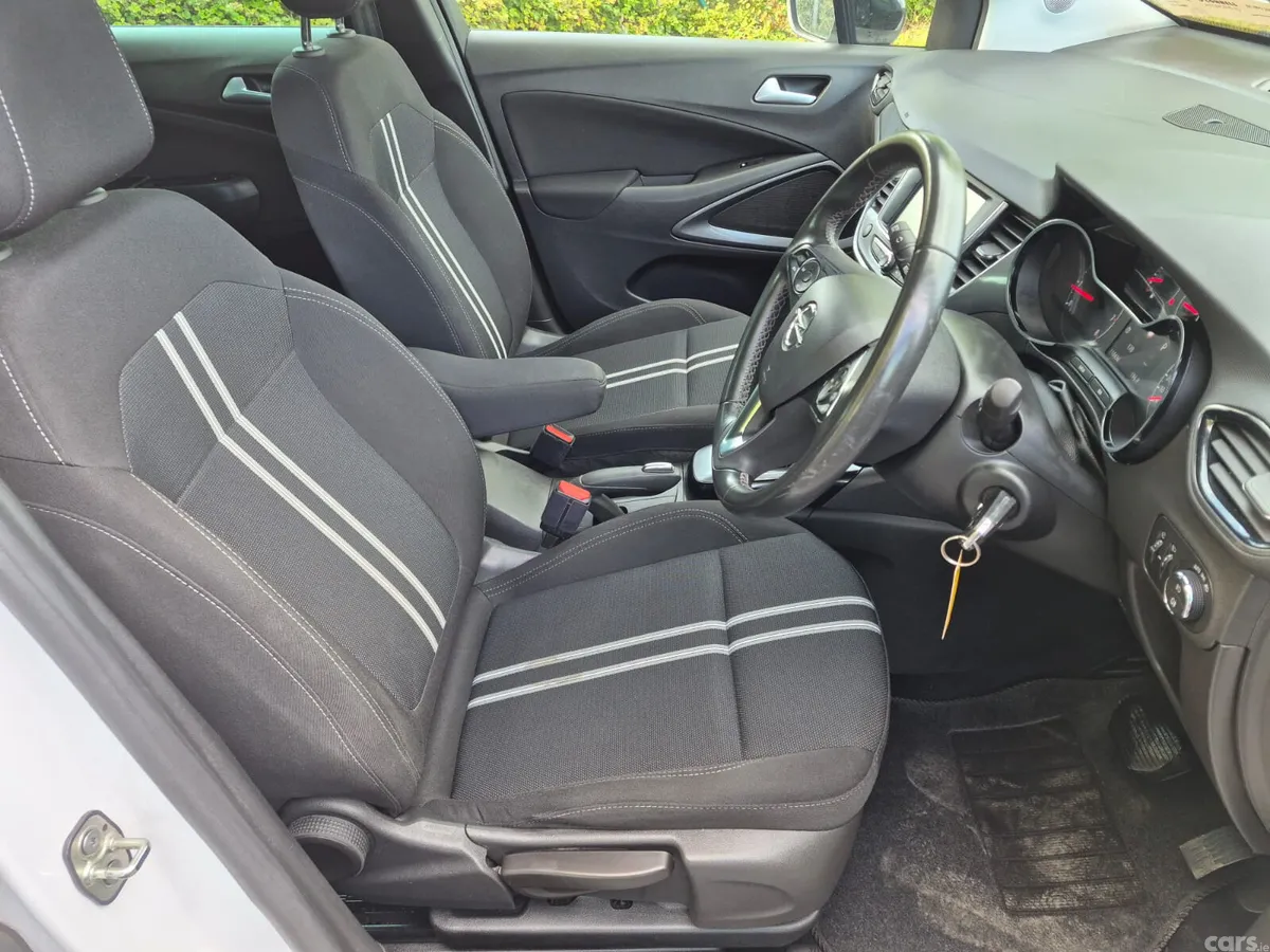 Opel Crossland X SUV, Petrol, 2023, White