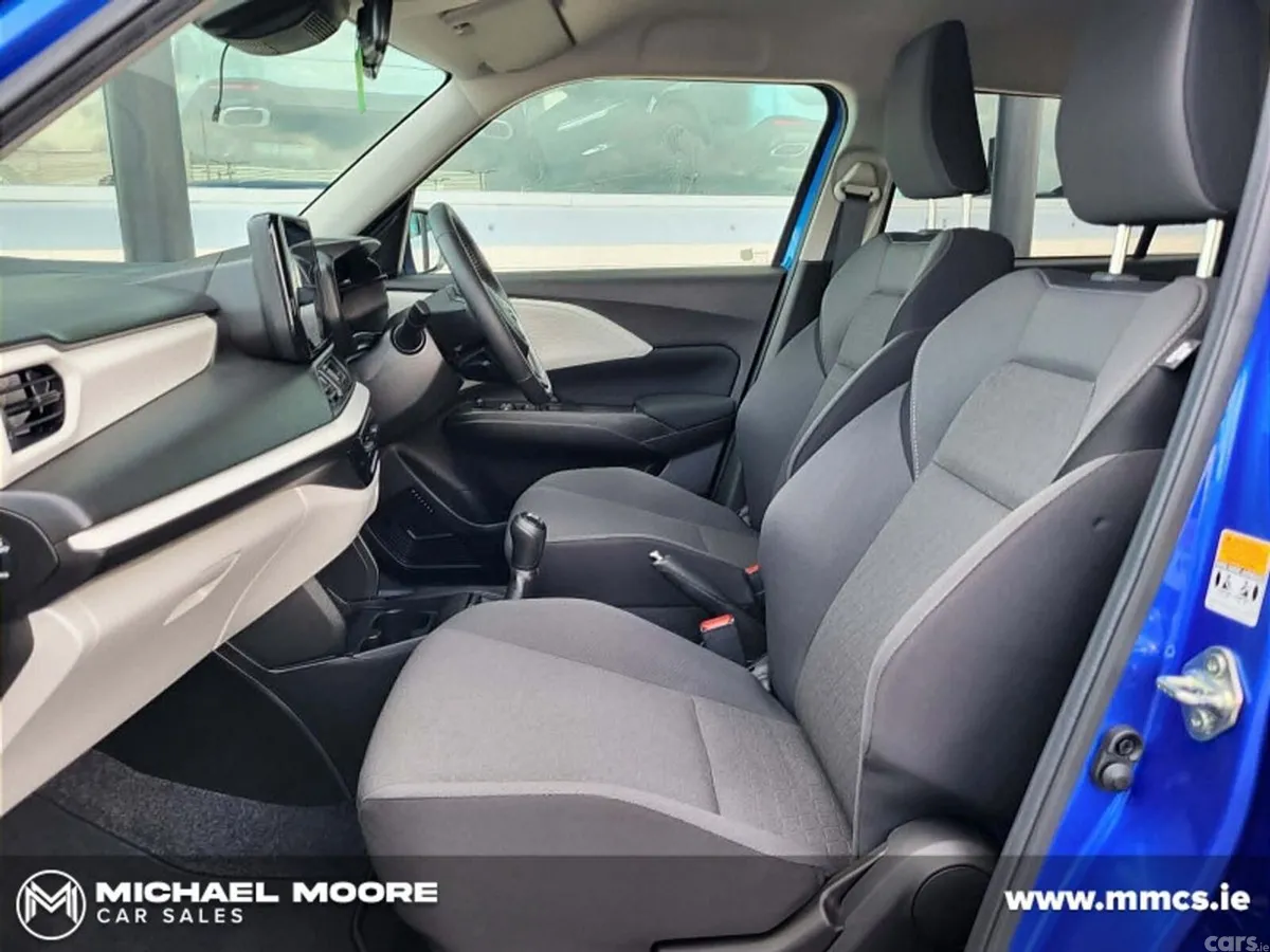 Suzuki Swift Hatchback, Petrol Hybrid, 2025, Blue