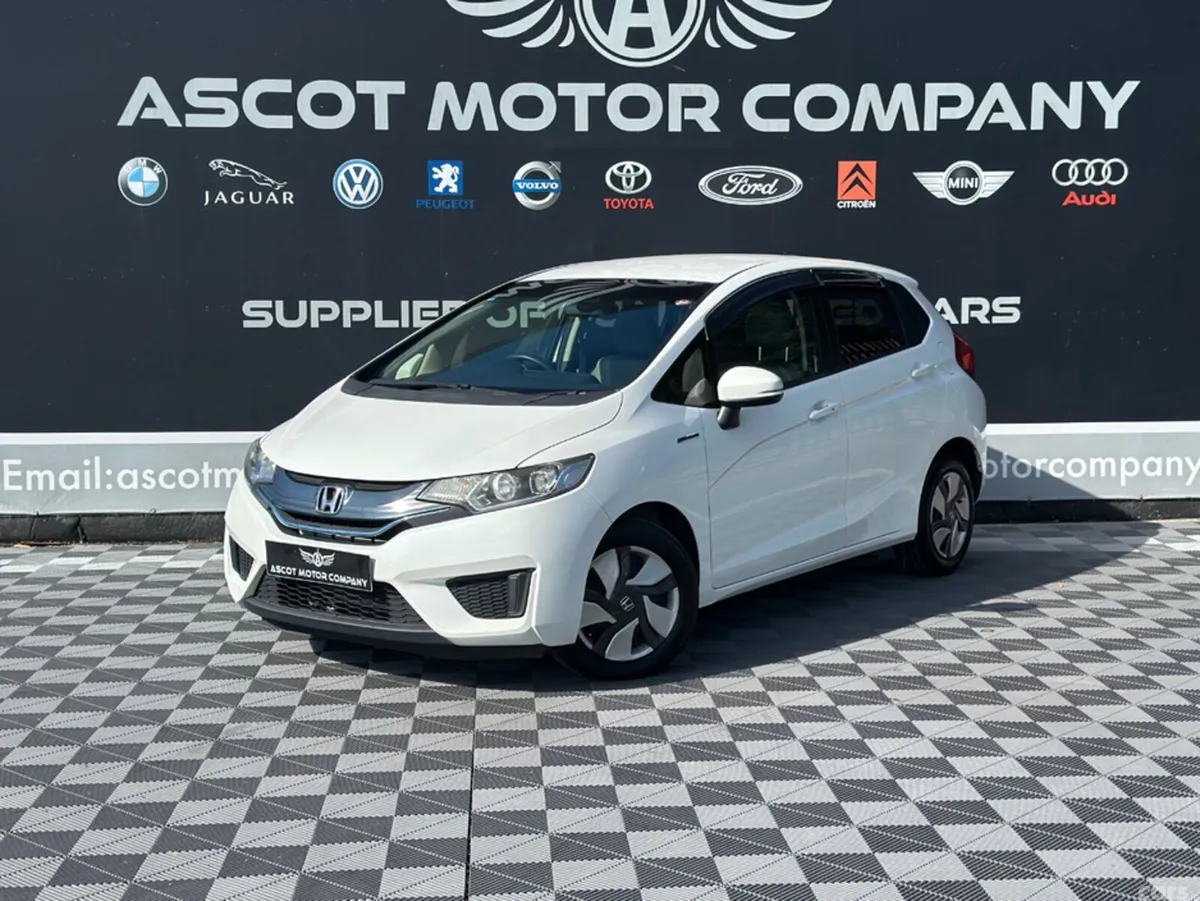 Honda Fit Hatchback, Petrol Hybrid, 2015, White