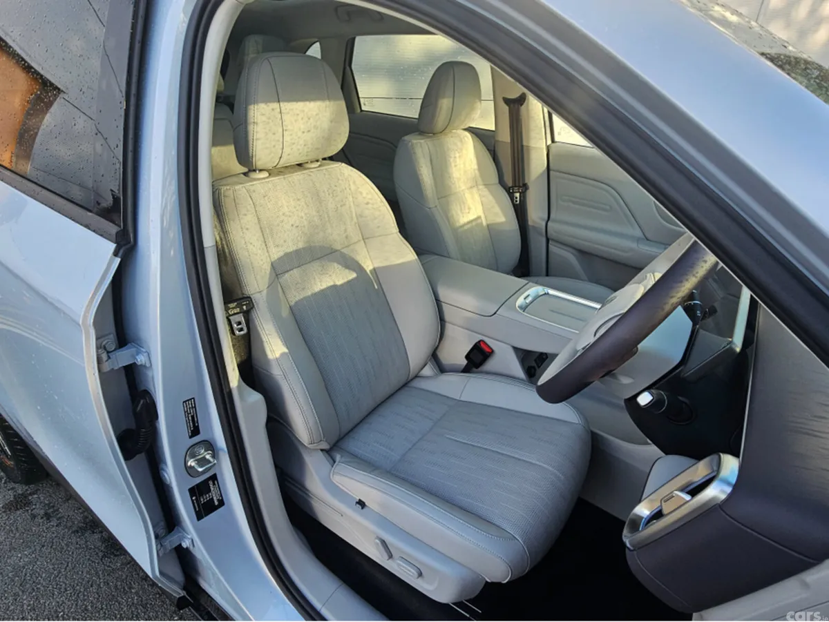 Leapmotor B10 SUV, Electric, 2026, Silver