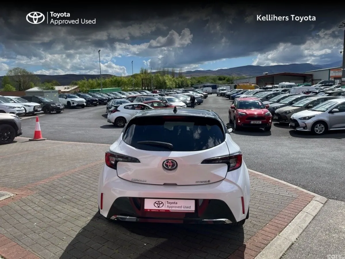 Toyota Corolla Hatchback, Petrol Hybrid, 2024, White