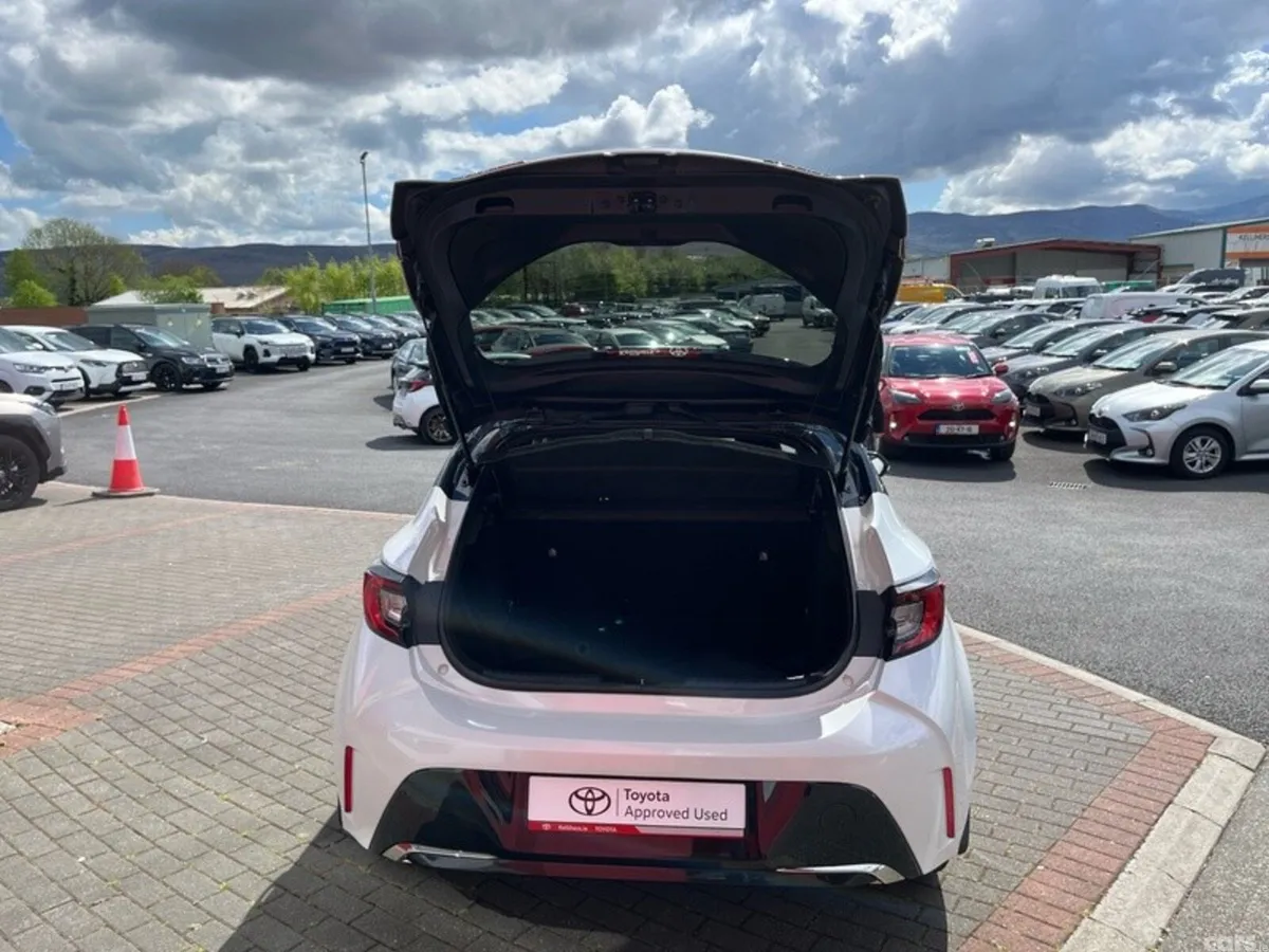Toyota Corolla Hatchback, Petrol Hybrid, 2024, White