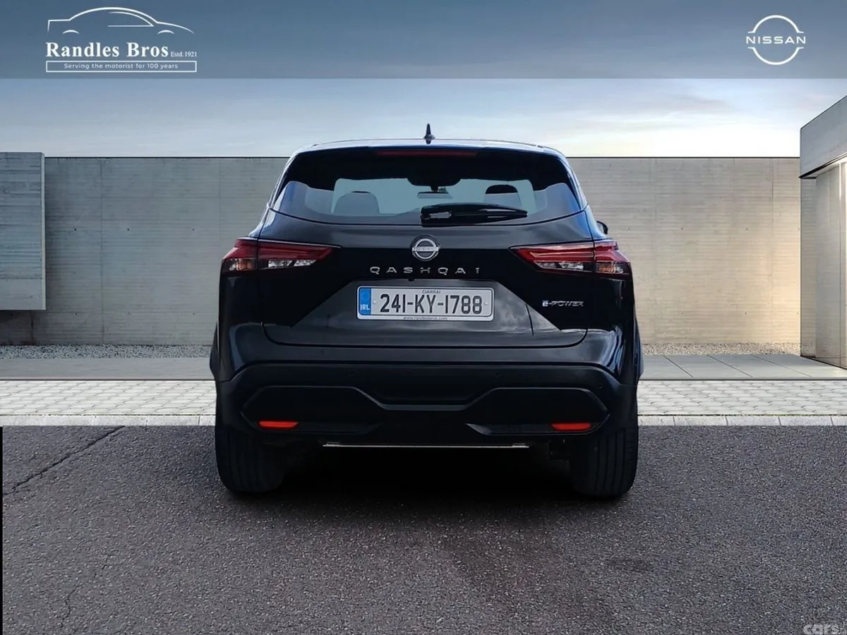 Nissan Qashqai MPV, Petrol, 2024, Black