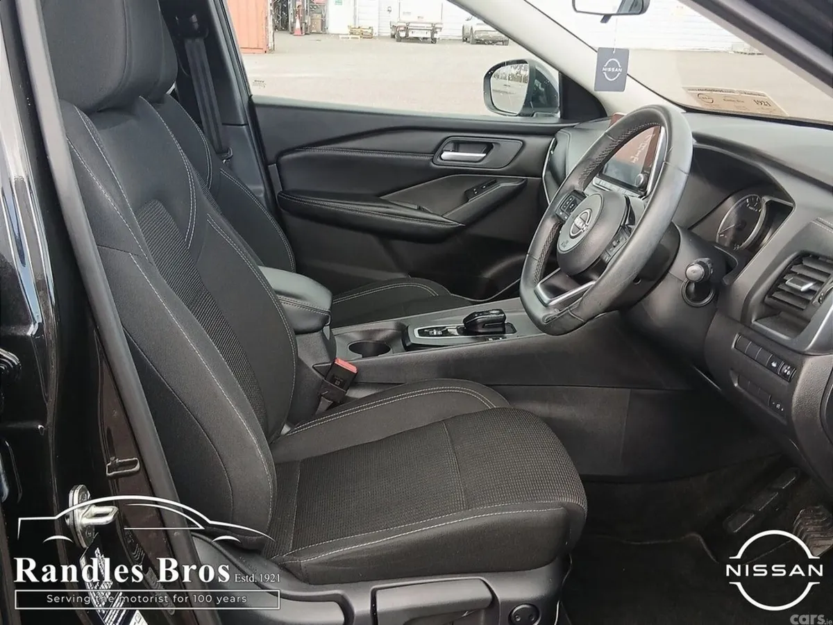 Nissan Qashqai MPV, Petrol, 2024, Black