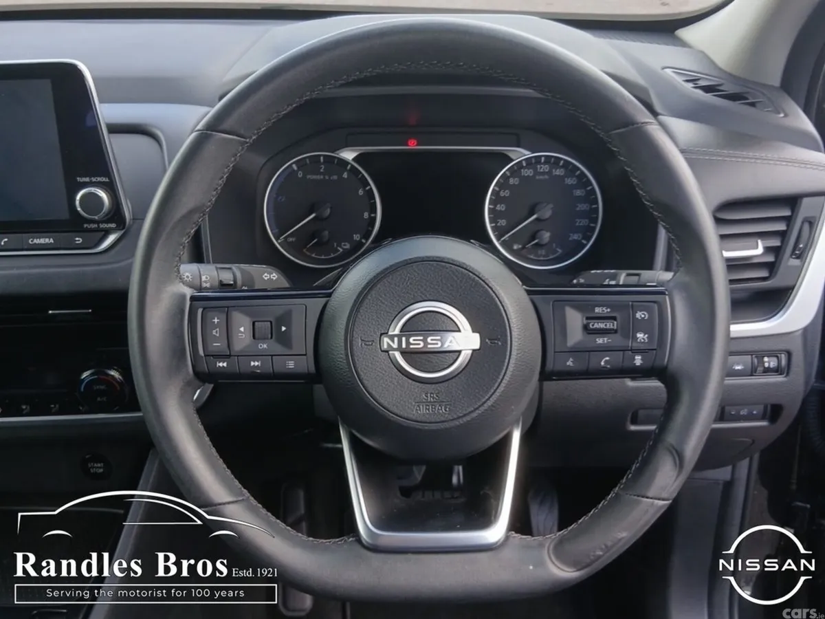 Nissan Qashqai MPV, Petrol, 2024, Black