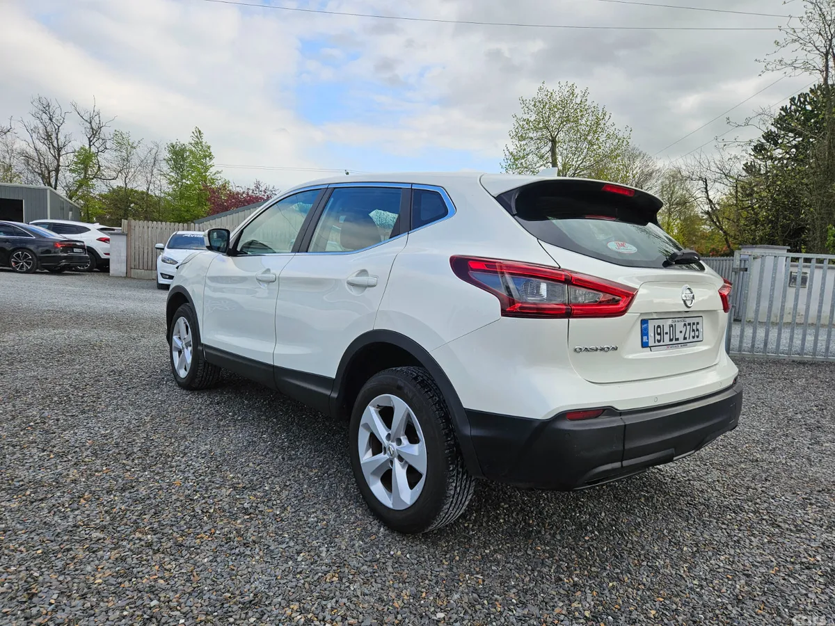 Nissan Qashqai Hatchback, Diesel, 2019, White