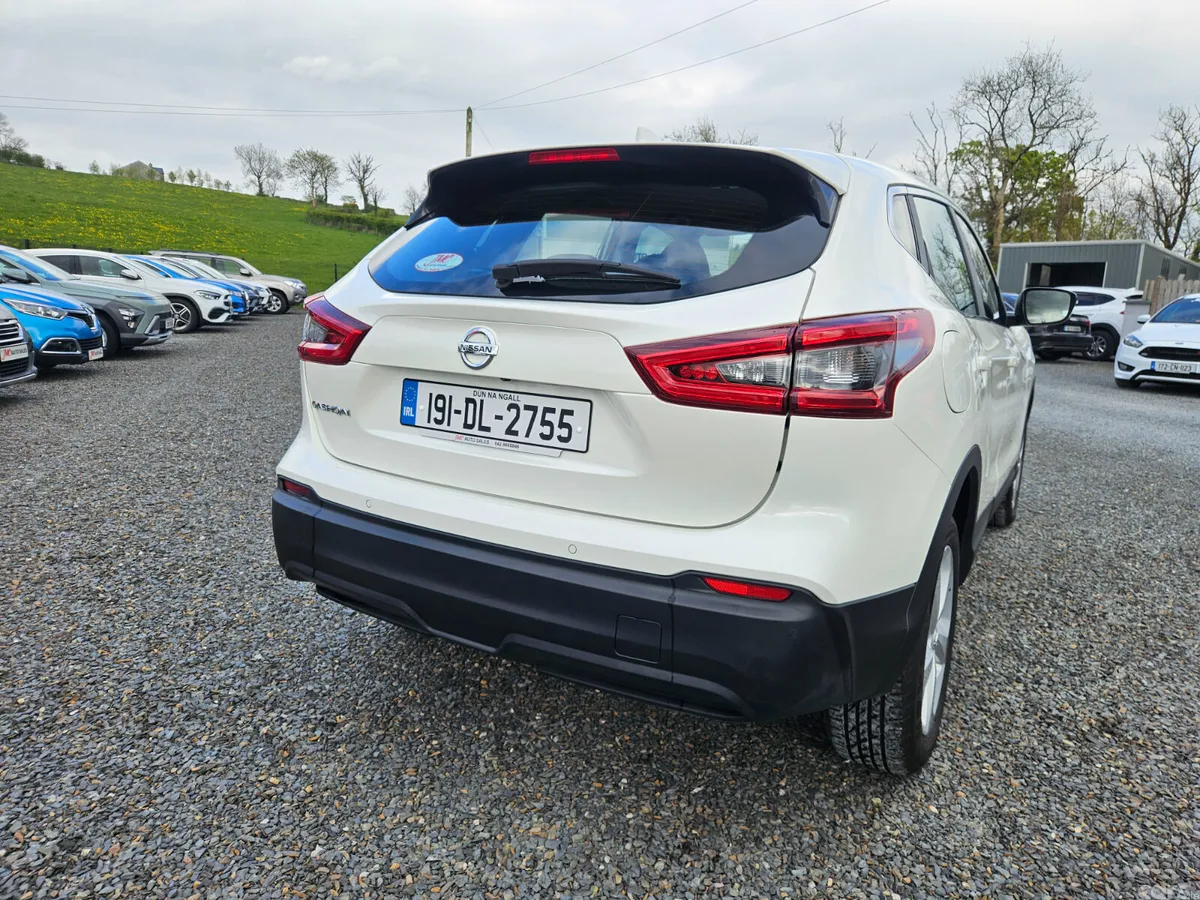 Nissan Qashqai Hatchback, Diesel, 2019, White