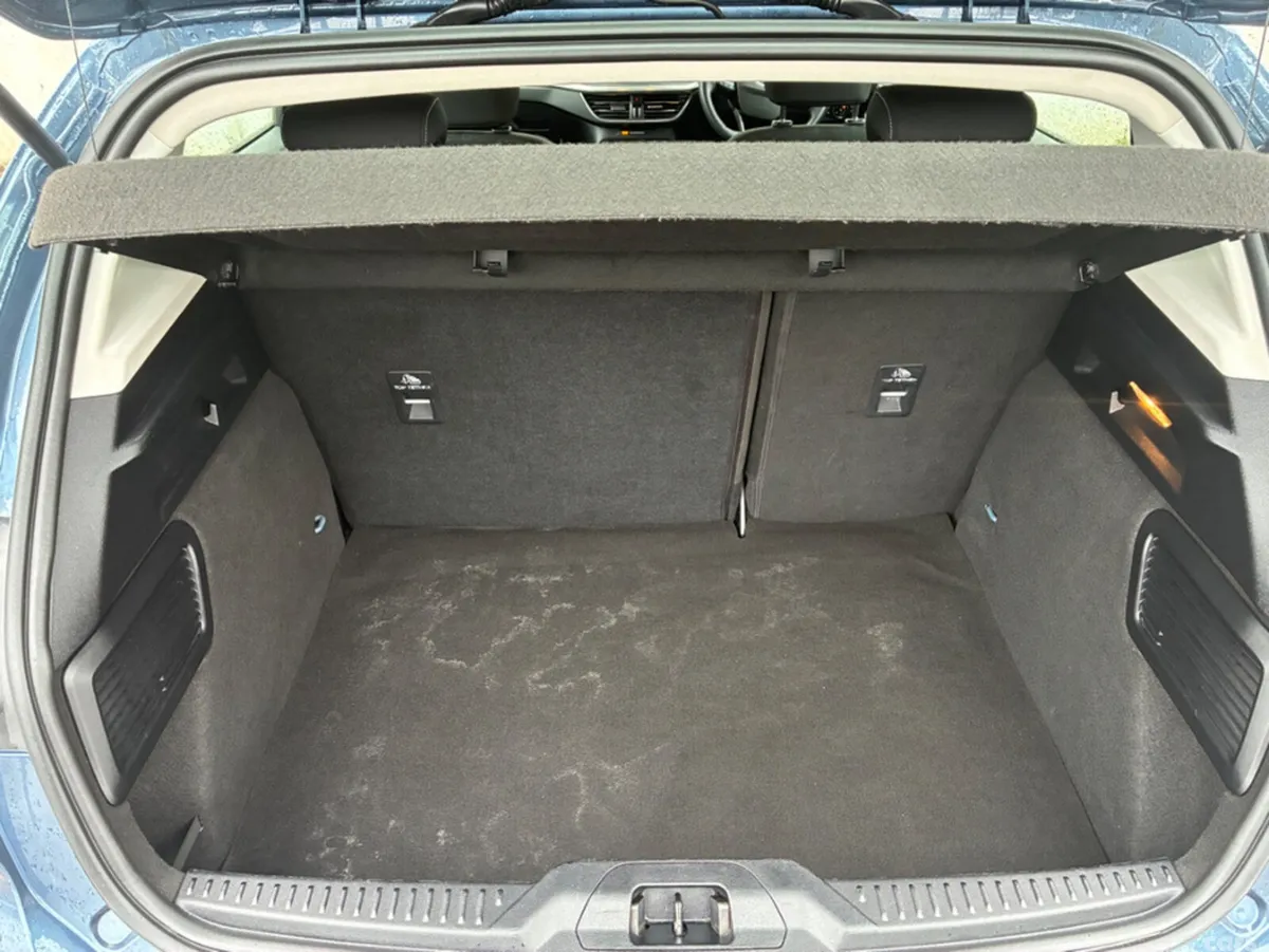Ford Focus Hatchback, Petrol, 2023, Blue