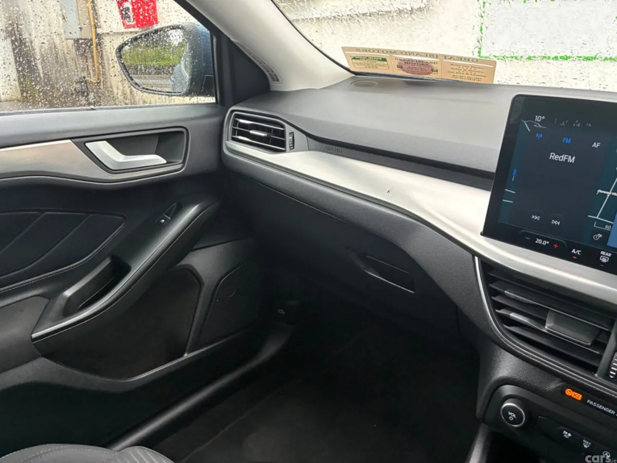 Ford Focus Hatchback, Petrol, 2023, Blue