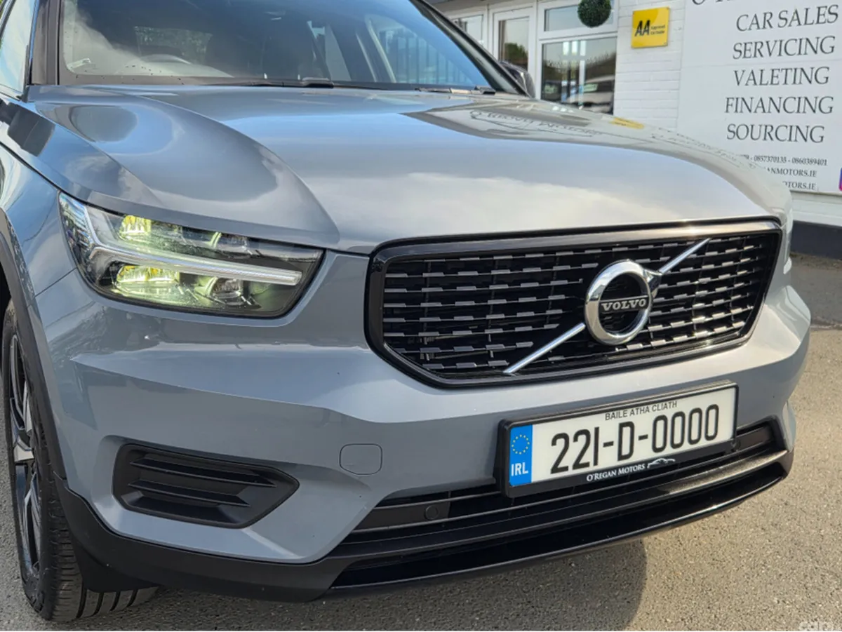 Volvo XC40 Estate, Petrol Plug-in Hybrid, 2022, Grey