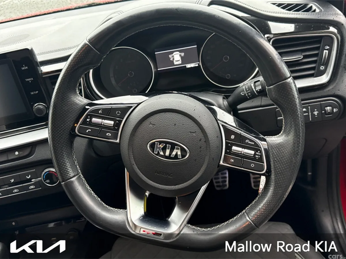 Kia Ceed Hatchback, Petrol, 2020, Red