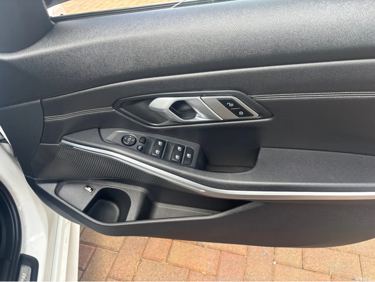BMW 3-Series Saloon, Petrol Plug-in Hybrid, 2021, White