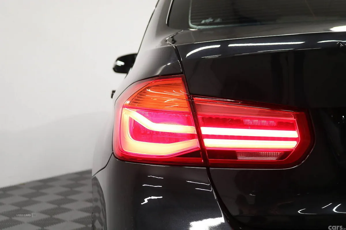 BMW 3-Series Saloon, Diesel, 2017, Black