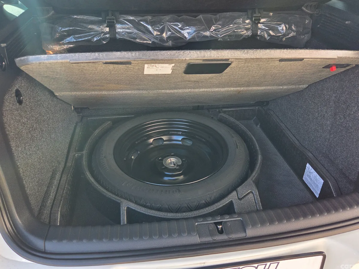 Volkswagen Tiguan SUV, Petrol, 2015, White