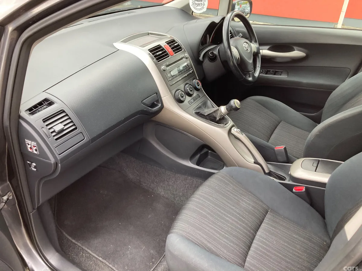 Toyota Auris Hatchback, Petrol, 2007, Grey
