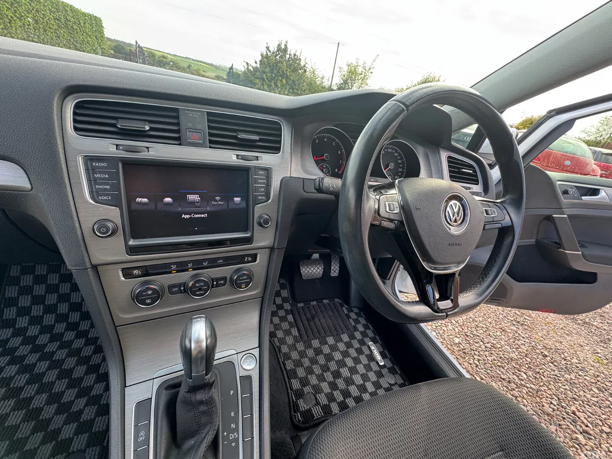 Volkswagen Golf Hatchback, Petrol, 2017, White