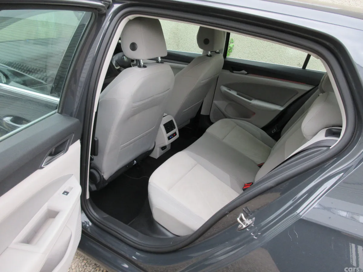Volkswagen Golf Hatchback, Petrol Hybrid, 2022, Grey