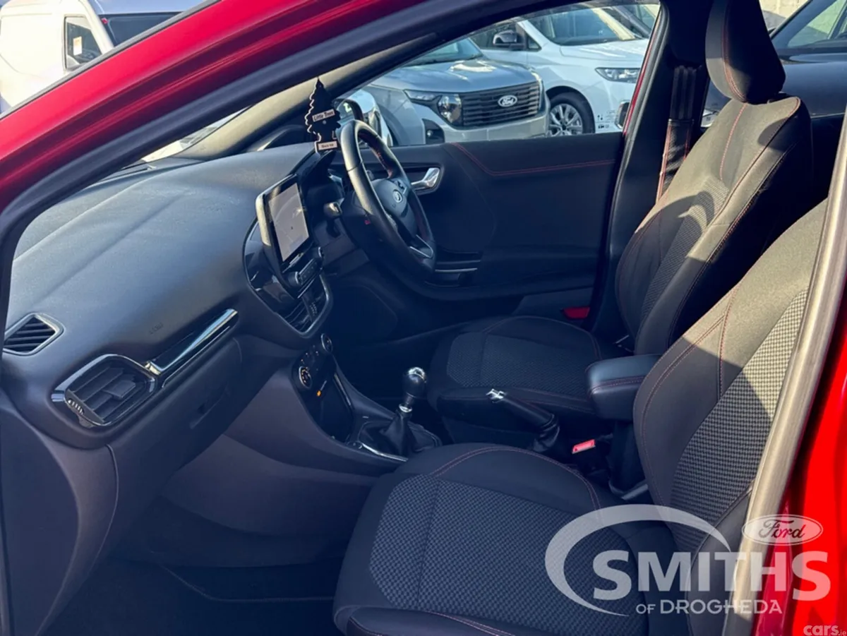 Ford Puma MPV, Petrol Hybrid, 2022, Red